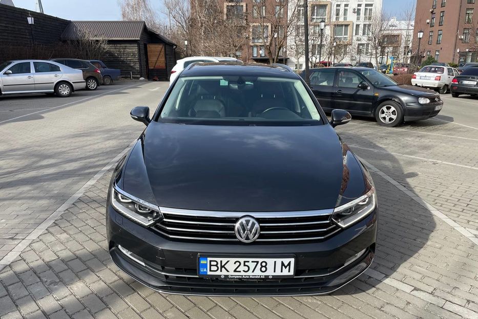 Продам Volkswagen Passat B8 Highline 110кВт / 150 кс 2017 года в Киеве