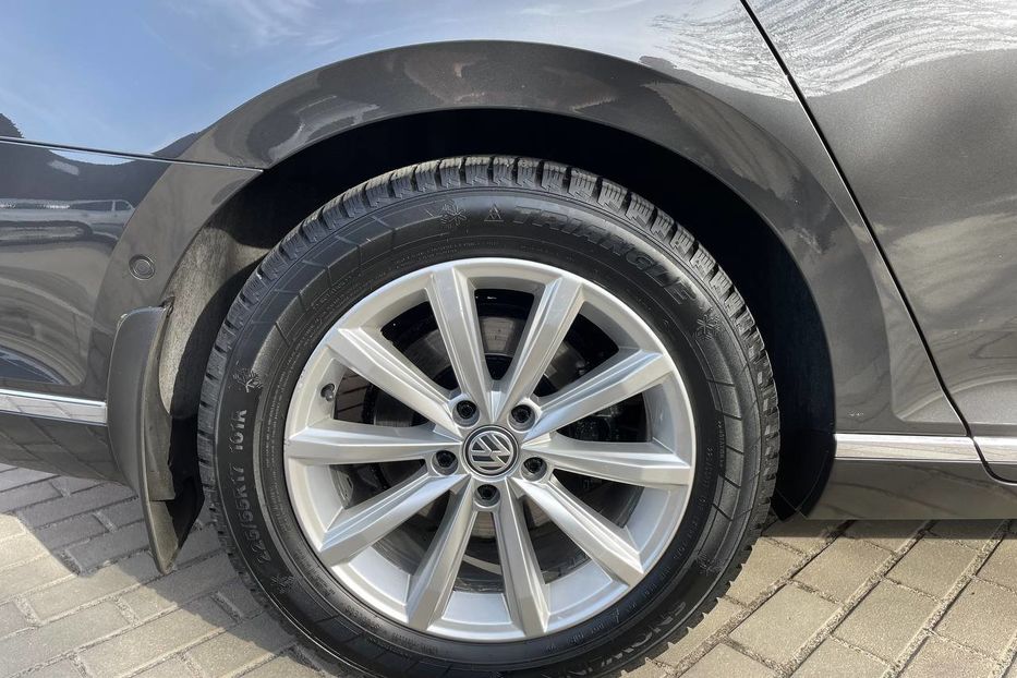 Продам Volkswagen Passat B8 Highline 110кВт / 150 кс 2017 года в Киеве