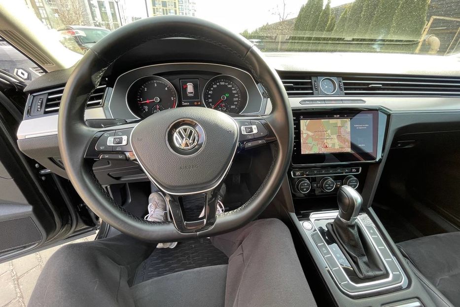 Продам Volkswagen Passat B8 Highline 110кВт / 150 кс 2017 года в Киеве