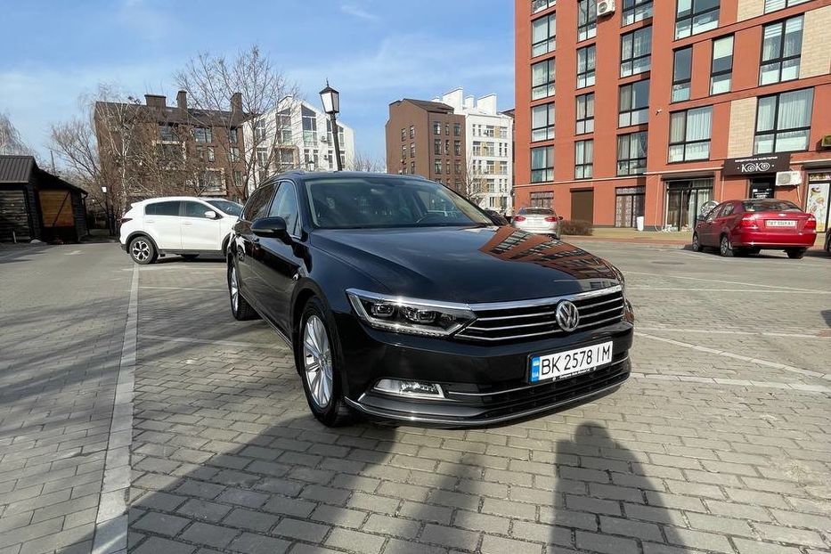 Продам Volkswagen Passat B8 Highline 110кВт / 150 кс 2017 года в Киеве