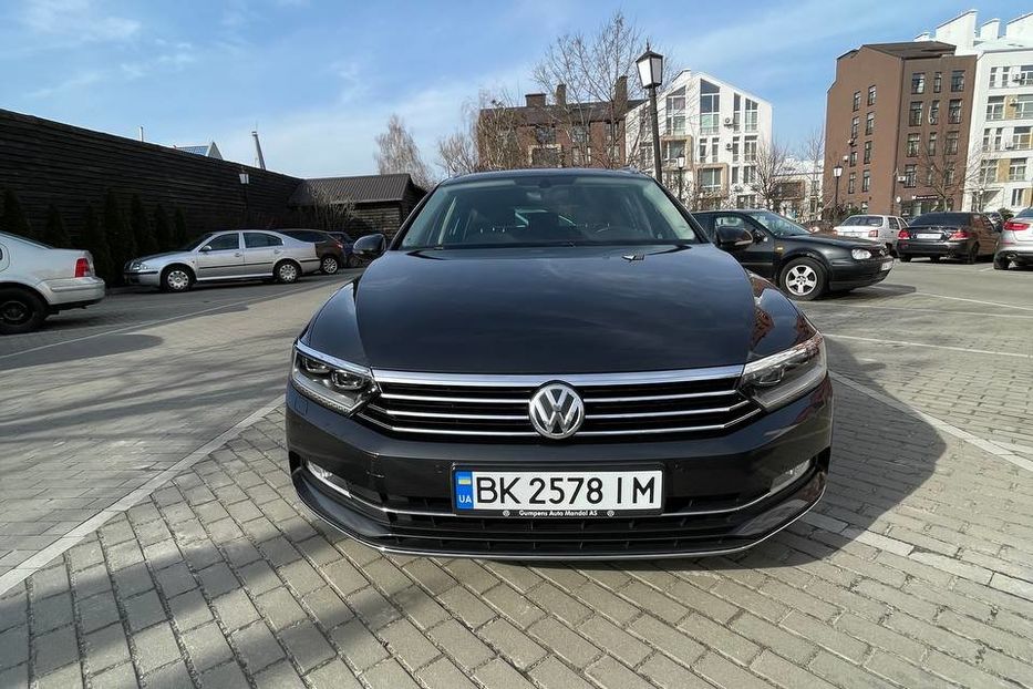 Продам Volkswagen Passat B8 Highline 110кВт / 150 кс 2017 года в Киеве