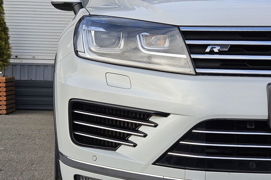 Продам Volkswagen Touareg R-Line 2015 года в Киеве