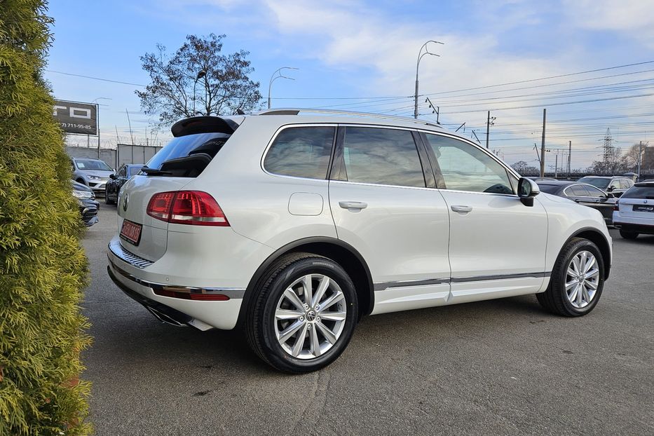 Продам Volkswagen Touareg R-Line 2015 года в Киеве