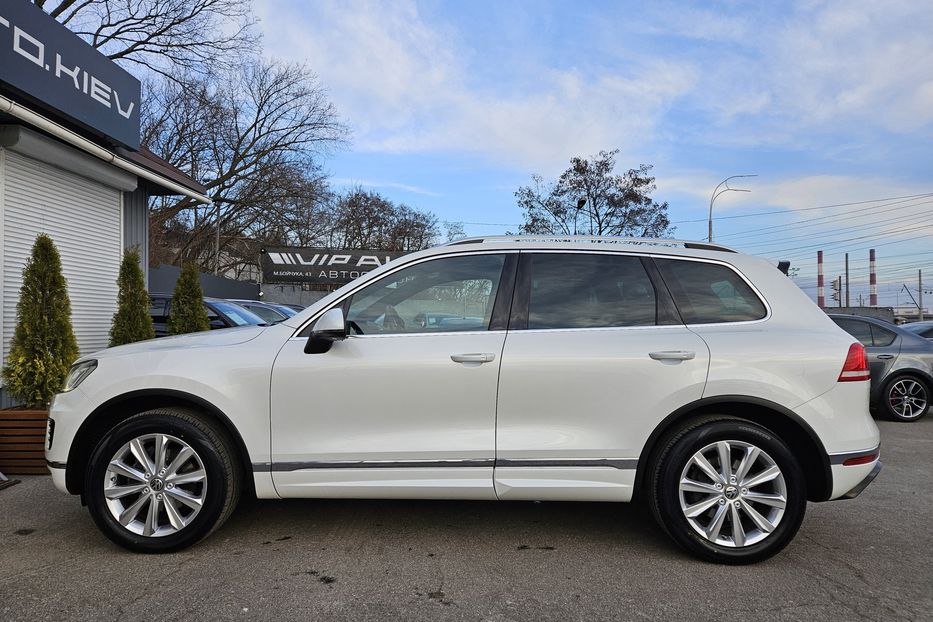 Продам Volkswagen Touareg R-Line 2015 года в Киеве