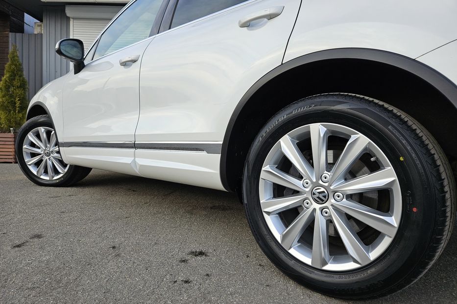 Продам Volkswagen Touareg R-Line 2015 года в Киеве