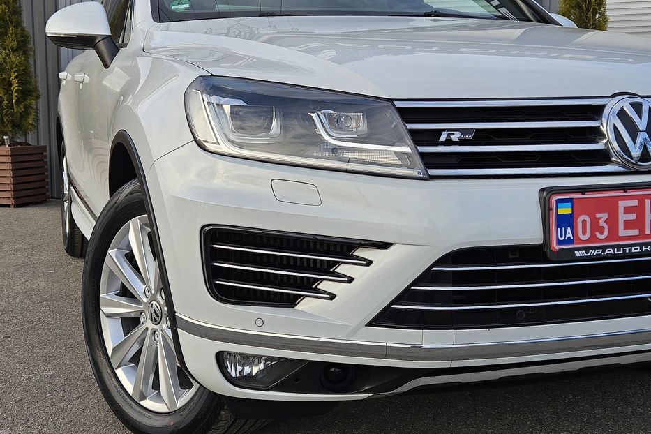 Продам Volkswagen Touareg R-Line 2015 года в Киеве