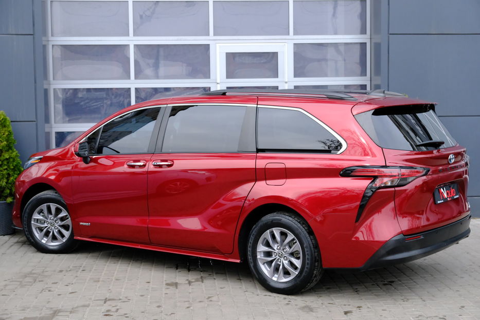 Продам Toyota Sienna 2022 года в Одессе