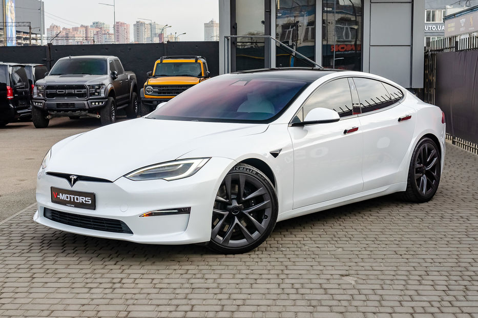 Продам Tesla Model S Plaid 2021 года в Киеве
