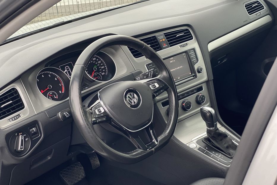 Продам Volkswagen Golf VII 2016 года в Луцке