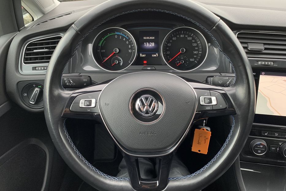 Продам Volkswagen e-Golf 35.8 kWh/136 к.с. 2020 года в Львове