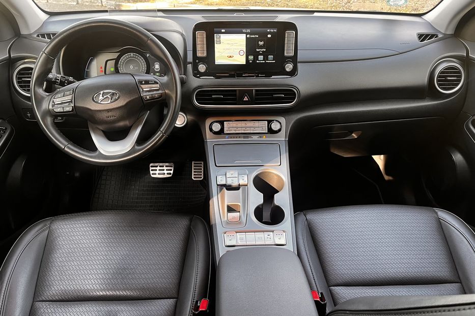 Продам Hyundai Kona 64 kw Запас ходу до 450км 2019 года в Житомире