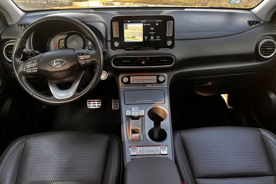 Продам Hyundai Kona 64 kw Запас ходу до 450км 2019 года в Житомире