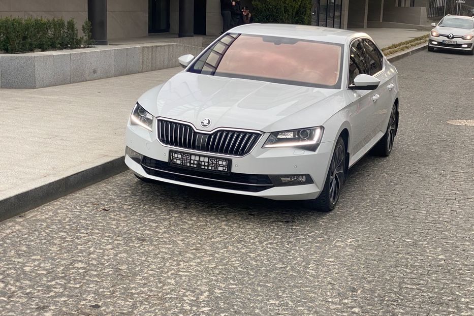 Продам Skoda Superb L&K 1.8 TSI/132KW 7AG 2016 года в Львове