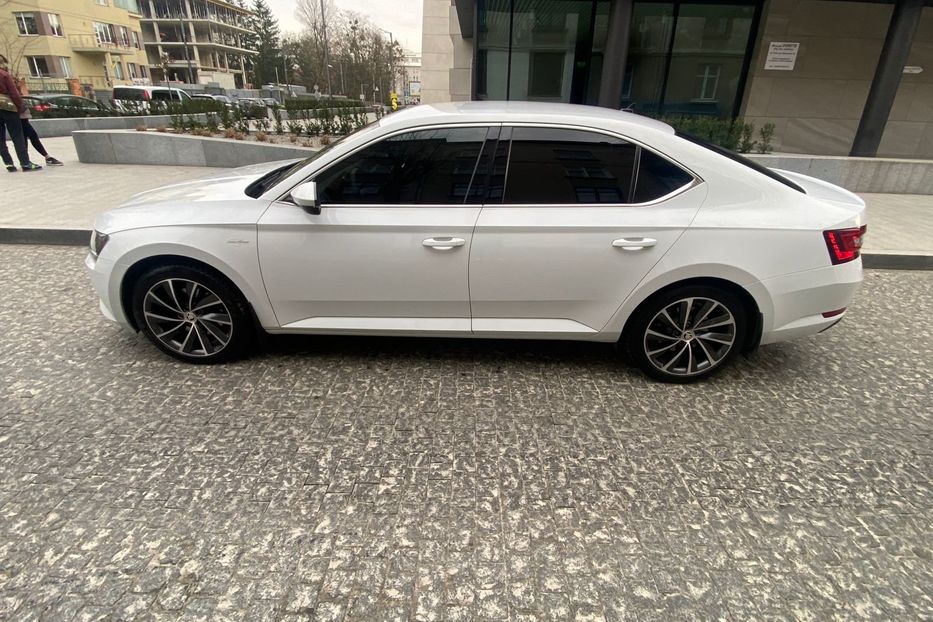 Продам Skoda Superb L&K 1.8 TSI/132KW 7AG 2016 года в Львове