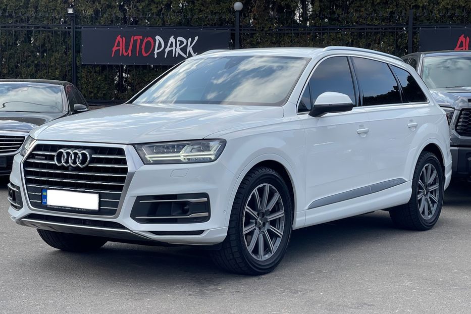 Продам Audi Q7 S-LINE  2017 года в Киеве