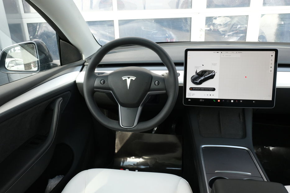 Продам Tesla Model Y 2023 года в Одессе