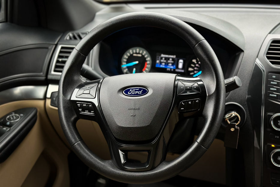 Продам Ford Explorer 3.5 AT (290 к.с.) AWD 2017 года в Черновцах