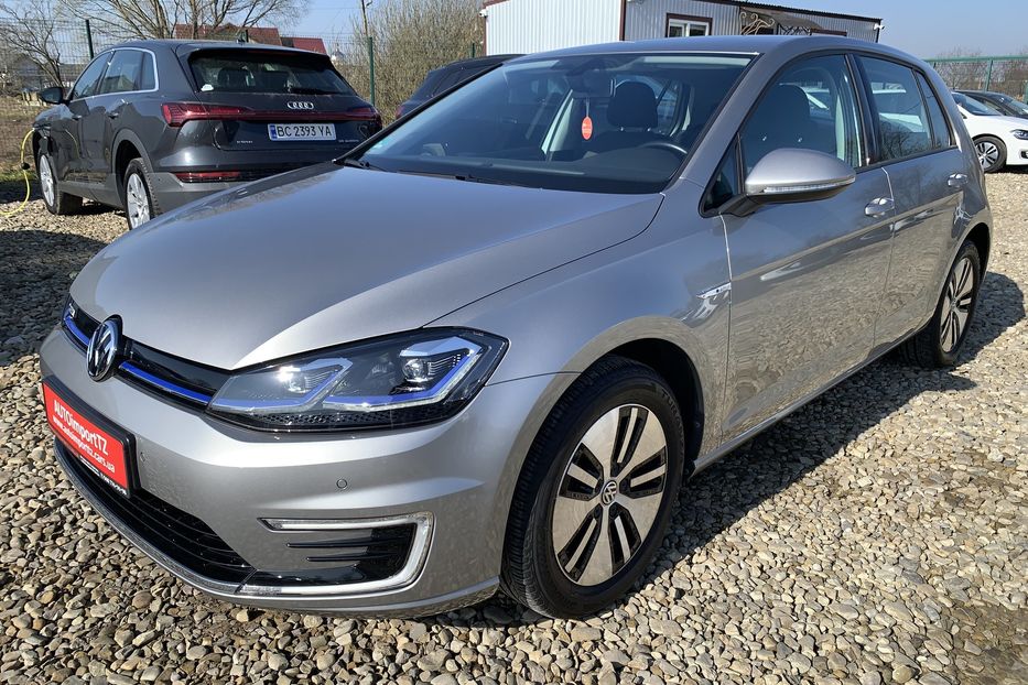 Продам Volkswagen e-Golf 35.8 kWh 100 кВт/136 к.с. 2020 года в Львове