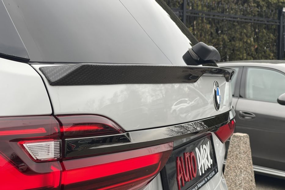 Продам BMW X7 50i M-pack  2021 года в Киеве