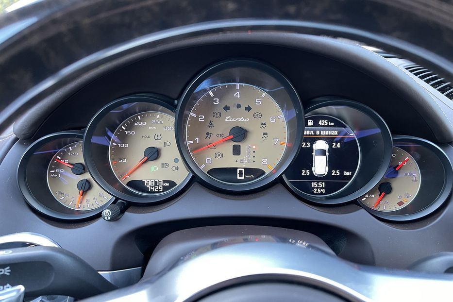 Продам Porsche Cayenne Turbo 2015 года в Киеве