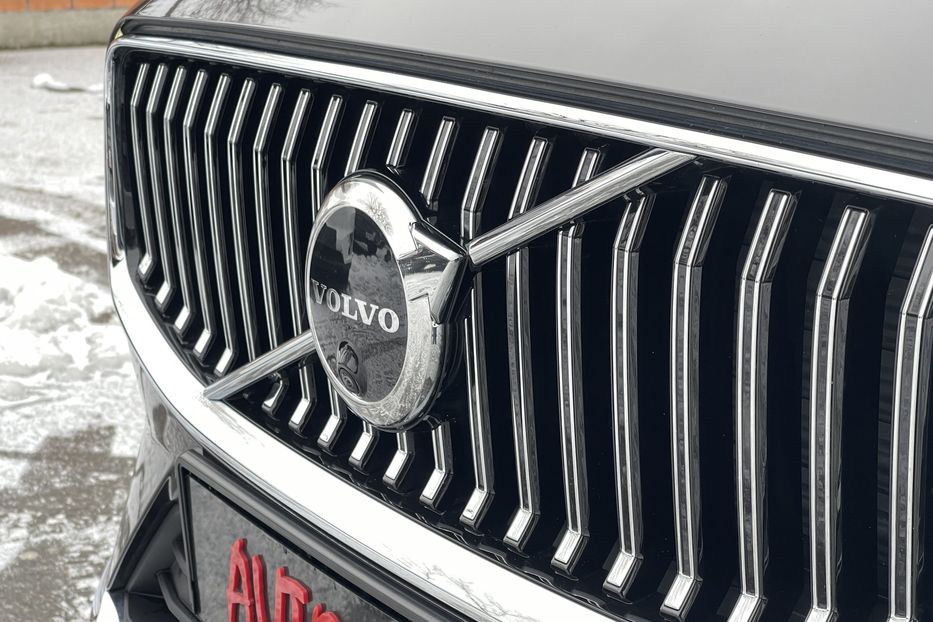 Продам Volvo XC60 2.0d 2023 года в Киеве