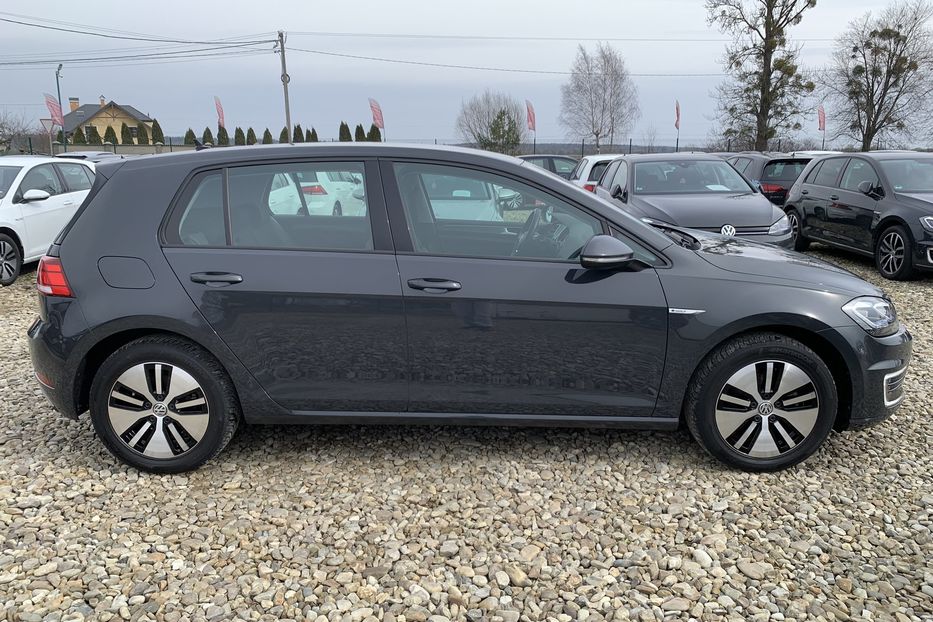 Продам Volkswagen e-Golf 35.8 kWh 100 кВт/136 к.с. 2020 года в Львове