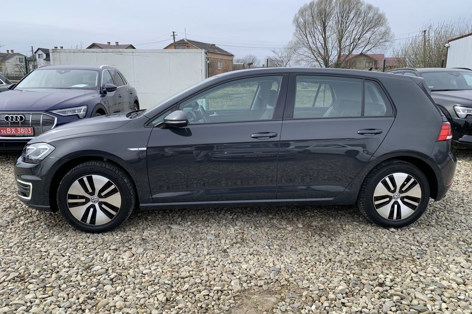 Продам Volkswagen e-Golf 35.8 kWh 100 кВт/136 к.с. 2020 года в Львове