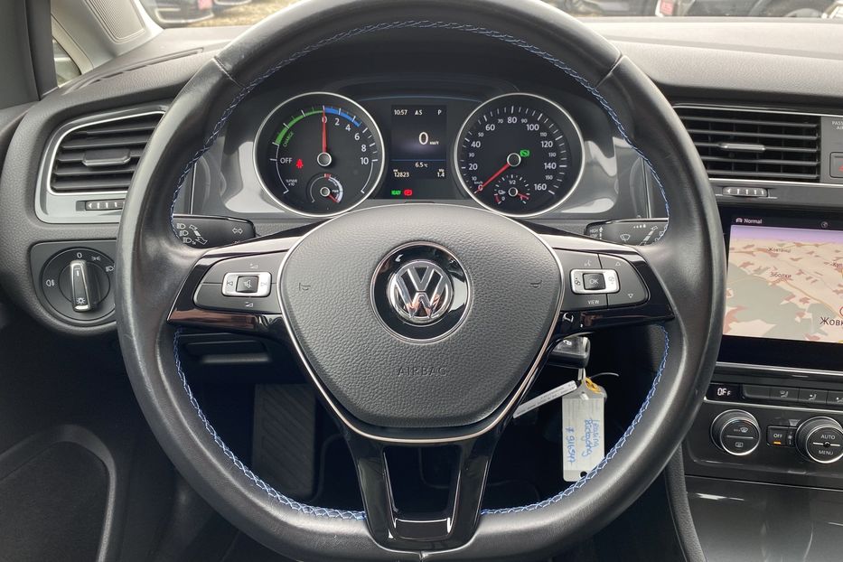 Продам Volkswagen e-Golf 35.8 kWh Тепловий насос 2020 года в Львове