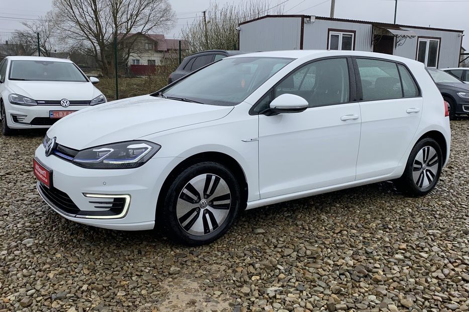 Продам Volkswagen e-Golf 35.8 kWh 100 кВт/136 к.с. 2020 года в Львове