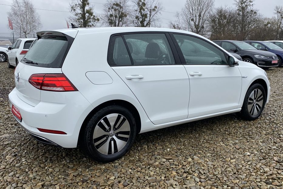 Продам Volkswagen e-Golf 35.8 kWh 100 кВт/136 к.с. 2020 года в Львове