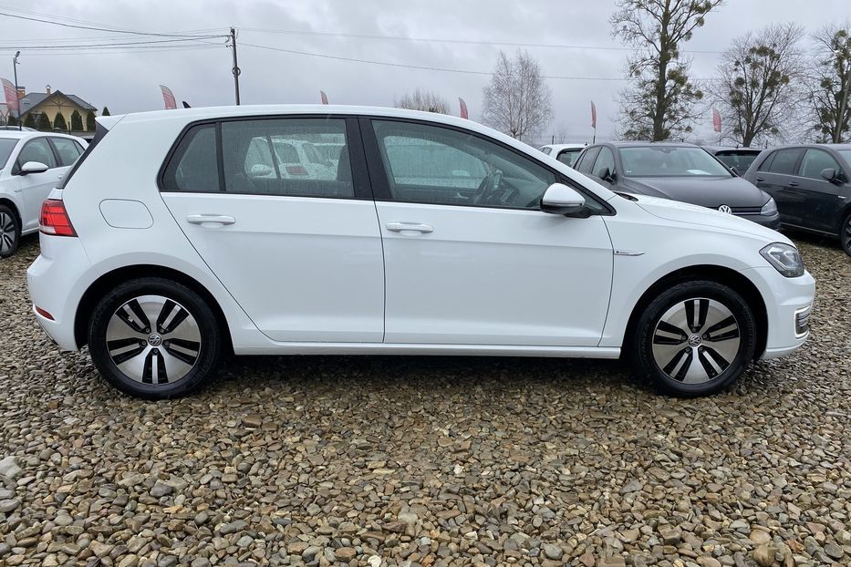 Продам Volkswagen e-Golf 35.8 kWh 100 кВт/136 к.с. 2020 года в Львове