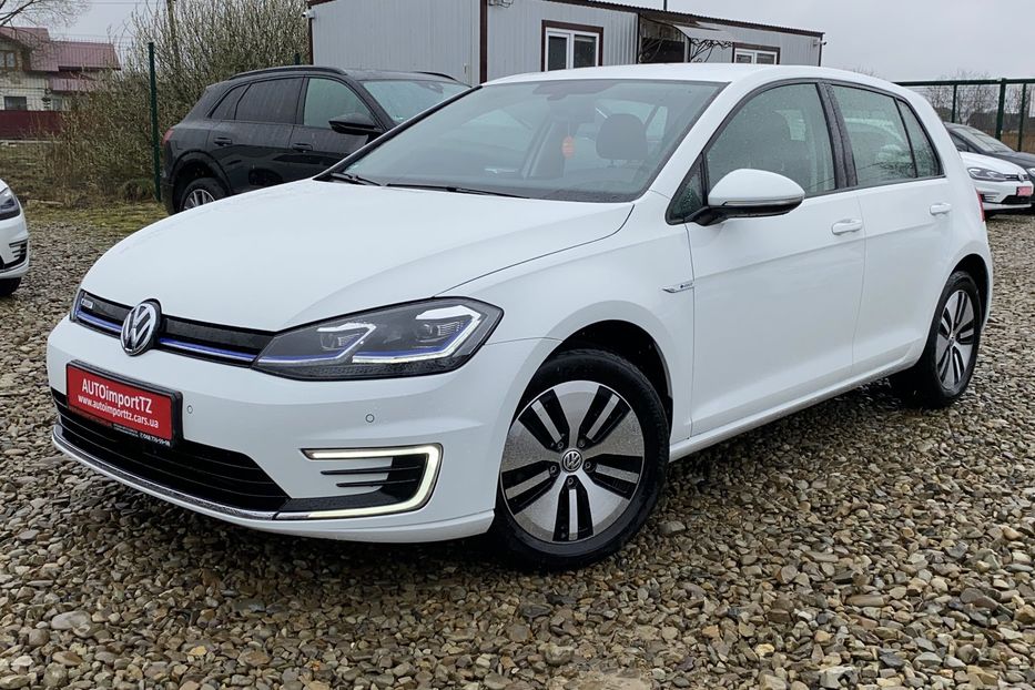 Продам Volkswagen e-Golf 35.8 kWh 100 кВт/136 к.с. 2020 года в Львове