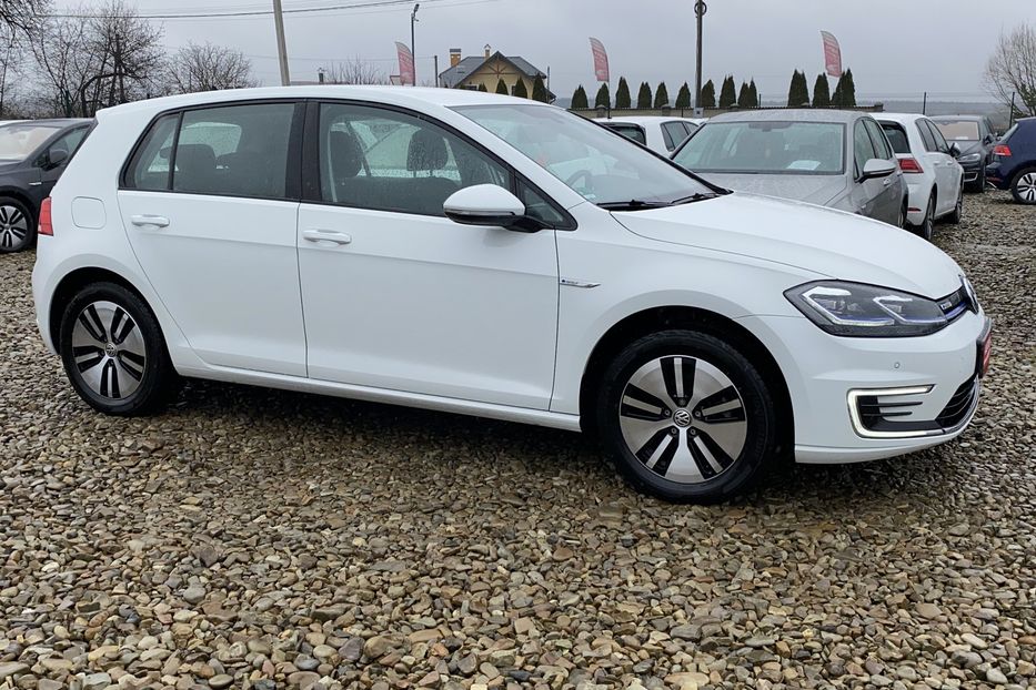 Продам Volkswagen e-Golf 35.8 kWh 100 кВт/136 к.с. 2020 года в Львове