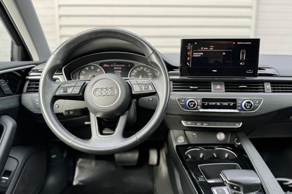 Продам Audi A4 Premium 2020 года в Киеве