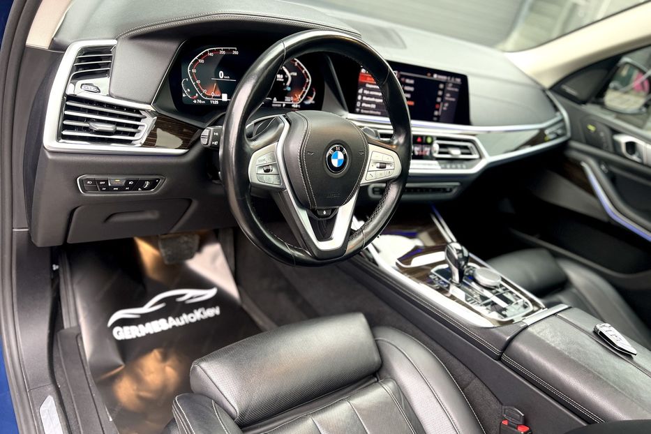 Продам BMW X7 40i xDrive 2019 года в Киеве