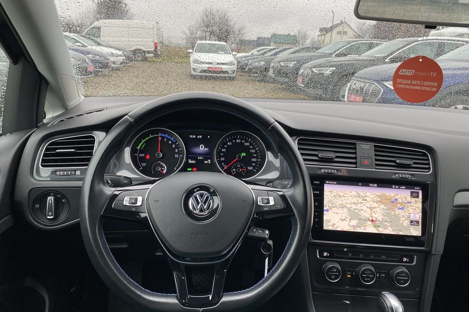 Продам Volkswagen e-Golf 35.8 kWh 100 кВт/136 к.с 2020 года в Львове