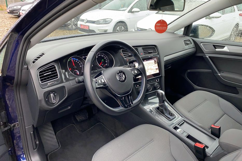 Продам Volkswagen e-Golf 35.8 kWh 100 кВт/136 к.с 2020 года в Львове