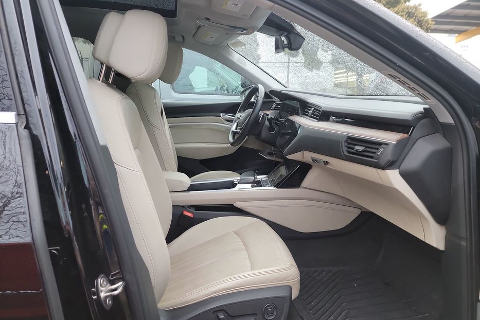 Продам Audi E-Tron Premium + 2019 года в Черновцах