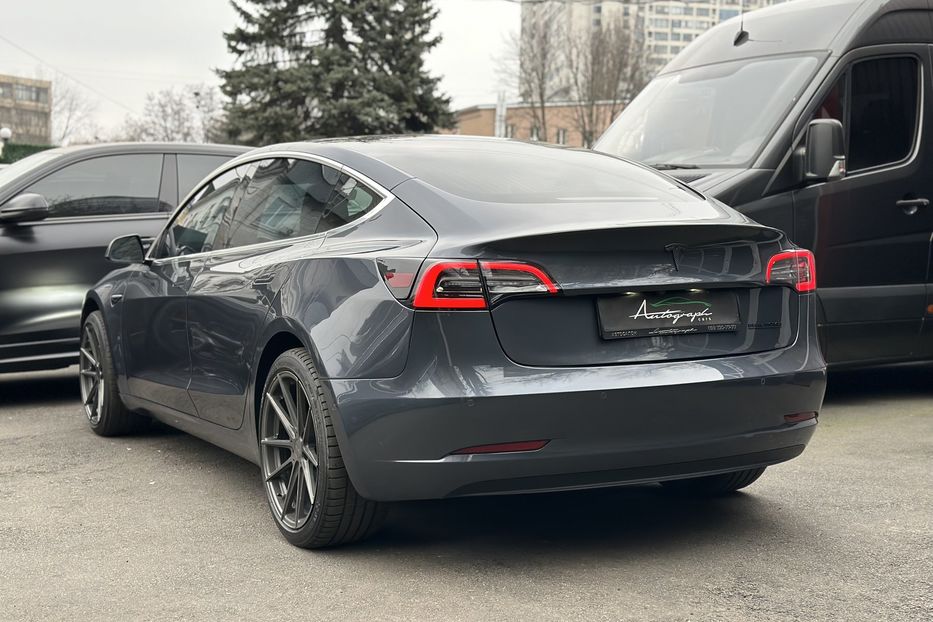 Продам Tesla Model 3 Dual Motor Long Range 2018 года в Киеве