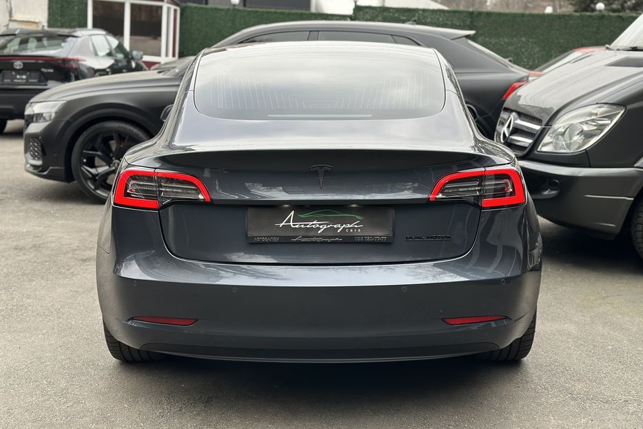 Продам Tesla Model 3 Dual Motor Long Range 2018 года в Киеве