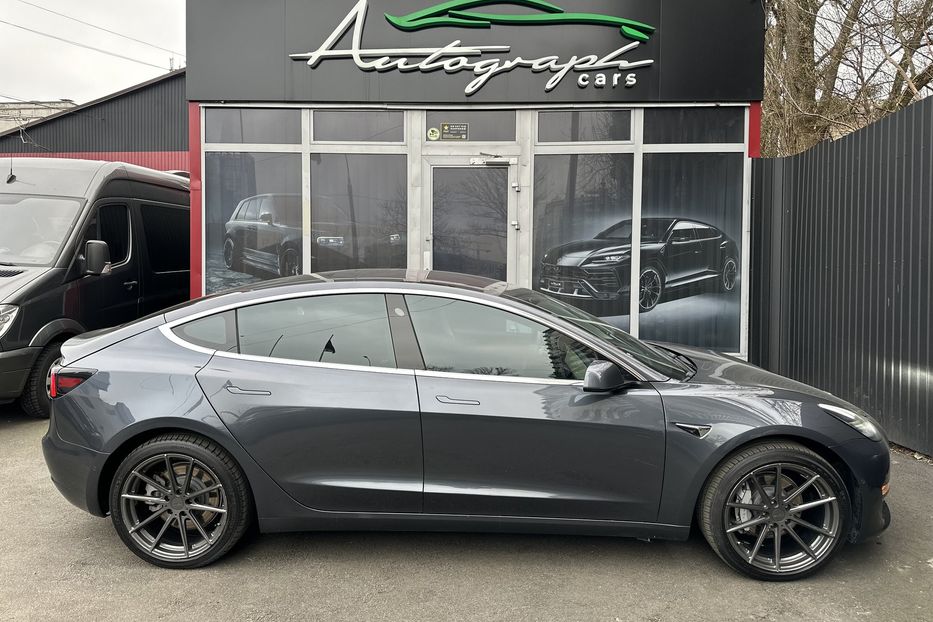 Продам Tesla Model 3 Dual Motor Long Range 2018 года в Киеве