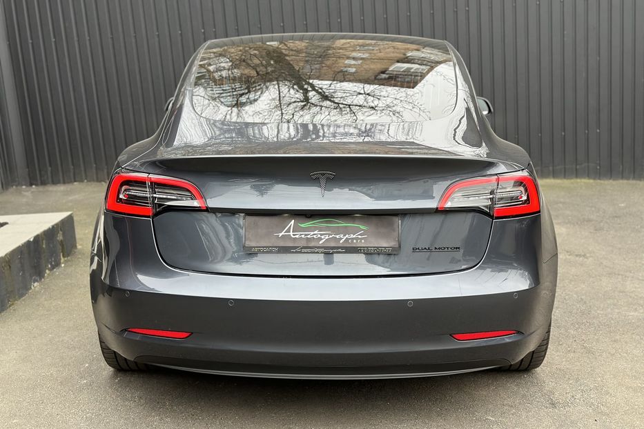 Продам Tesla Model 3 Dual Motor Long Range 2018 года в Киеве