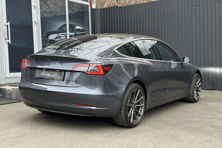 Продам Tesla Model 3 Dual Motor Long Range 2018 года в Киеве