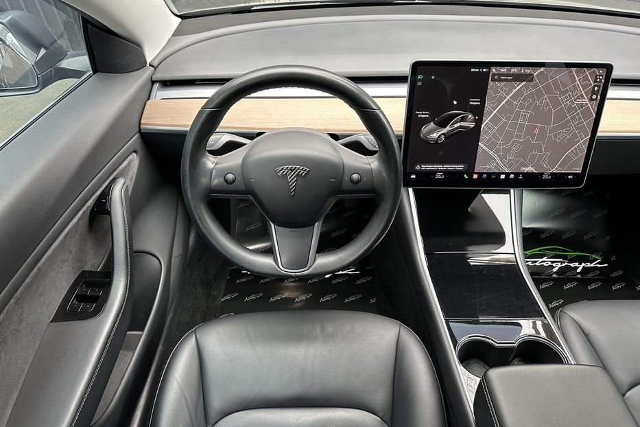 Продам Tesla Model 3 Dual Motor Long Range 2018 года в Киеве