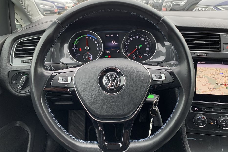 Продам Volkswagen e-Golf 35.8kWh,136к.сТепловий насос 2019 года в Львове