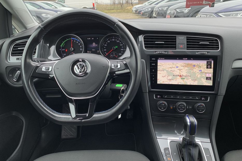 Продам Volkswagen e-Golf 35.8kWh,136к.сТепловий насос 2019 года в Львове