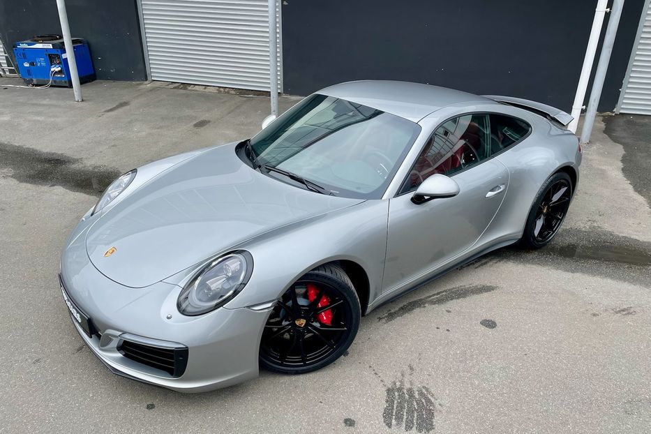 Продам Porsche 911 Carrera 4 991.2 2018 года в Киеве