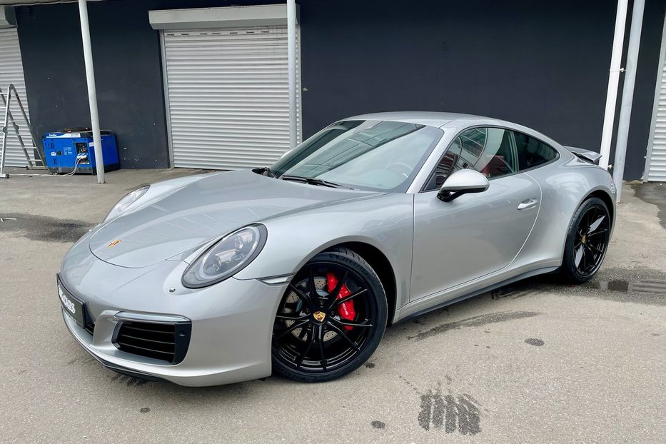 Продам Porsche 911 Carrera 4 991.2 2018 года в Киеве