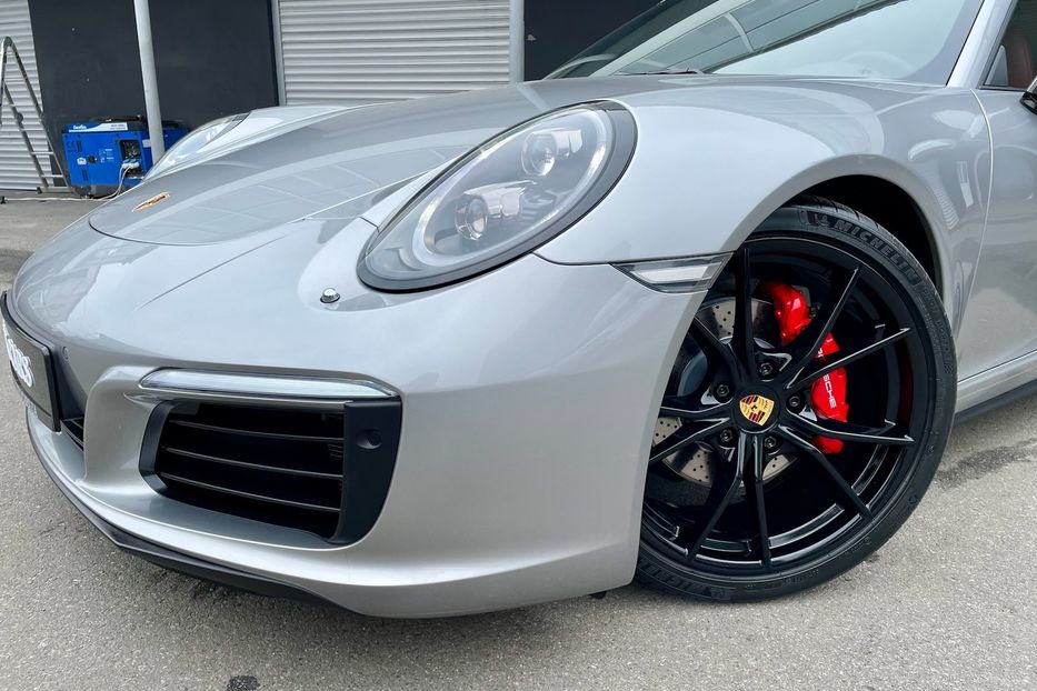 Продам Porsche 911 Carrera 4 991.2 2018 года в Киеве