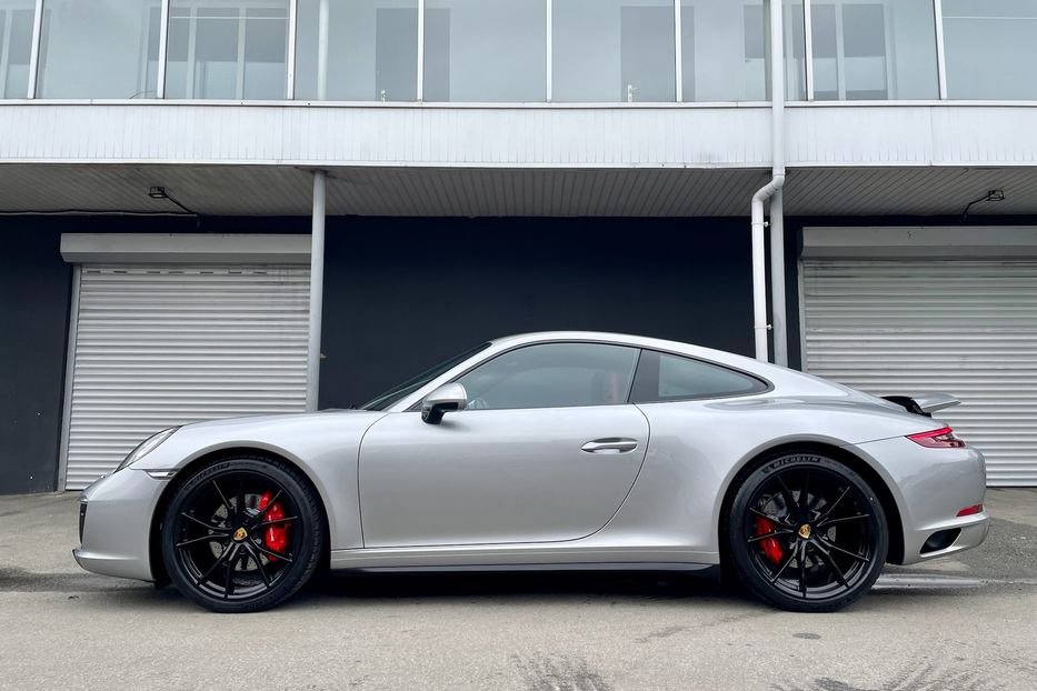 Продам Porsche 911 Carrera 4 991.2 2018 года в Киеве